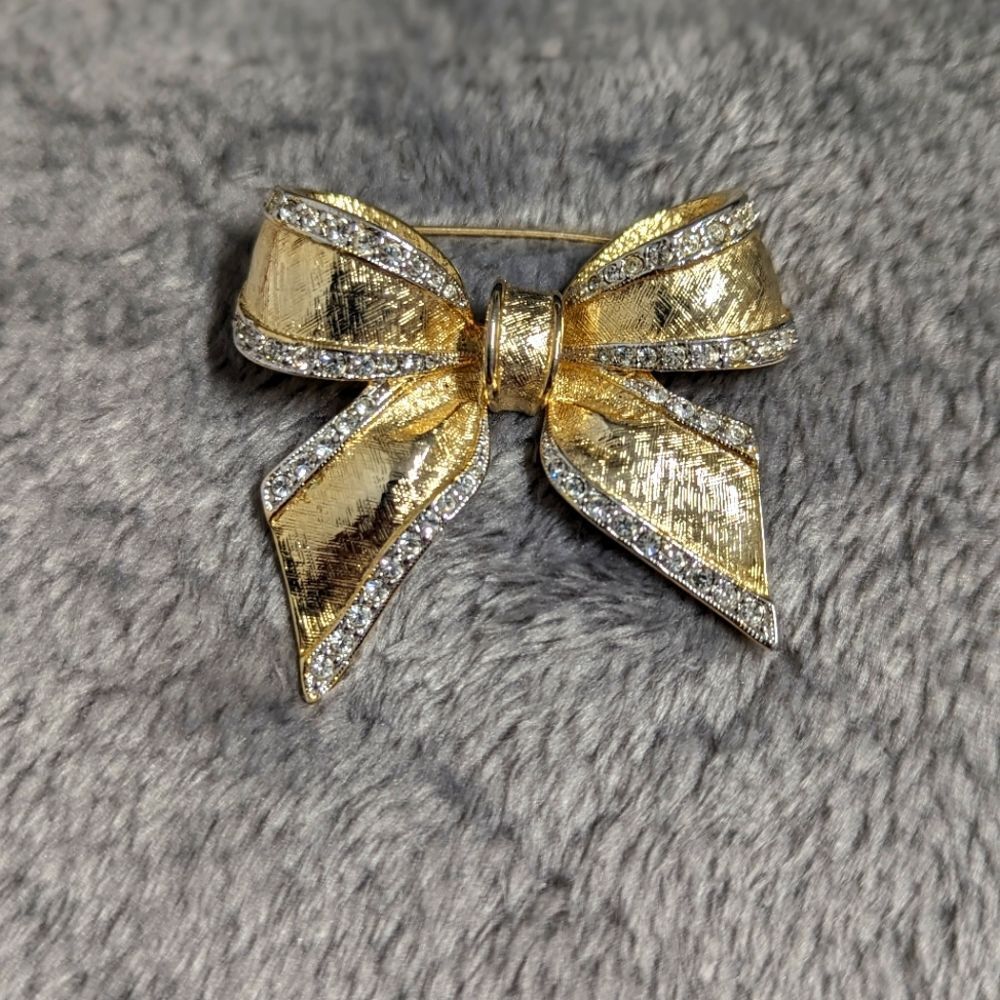 Vintage 1980's Goldtone & Rhinestones Bow Brooche - Picture 10 of 10